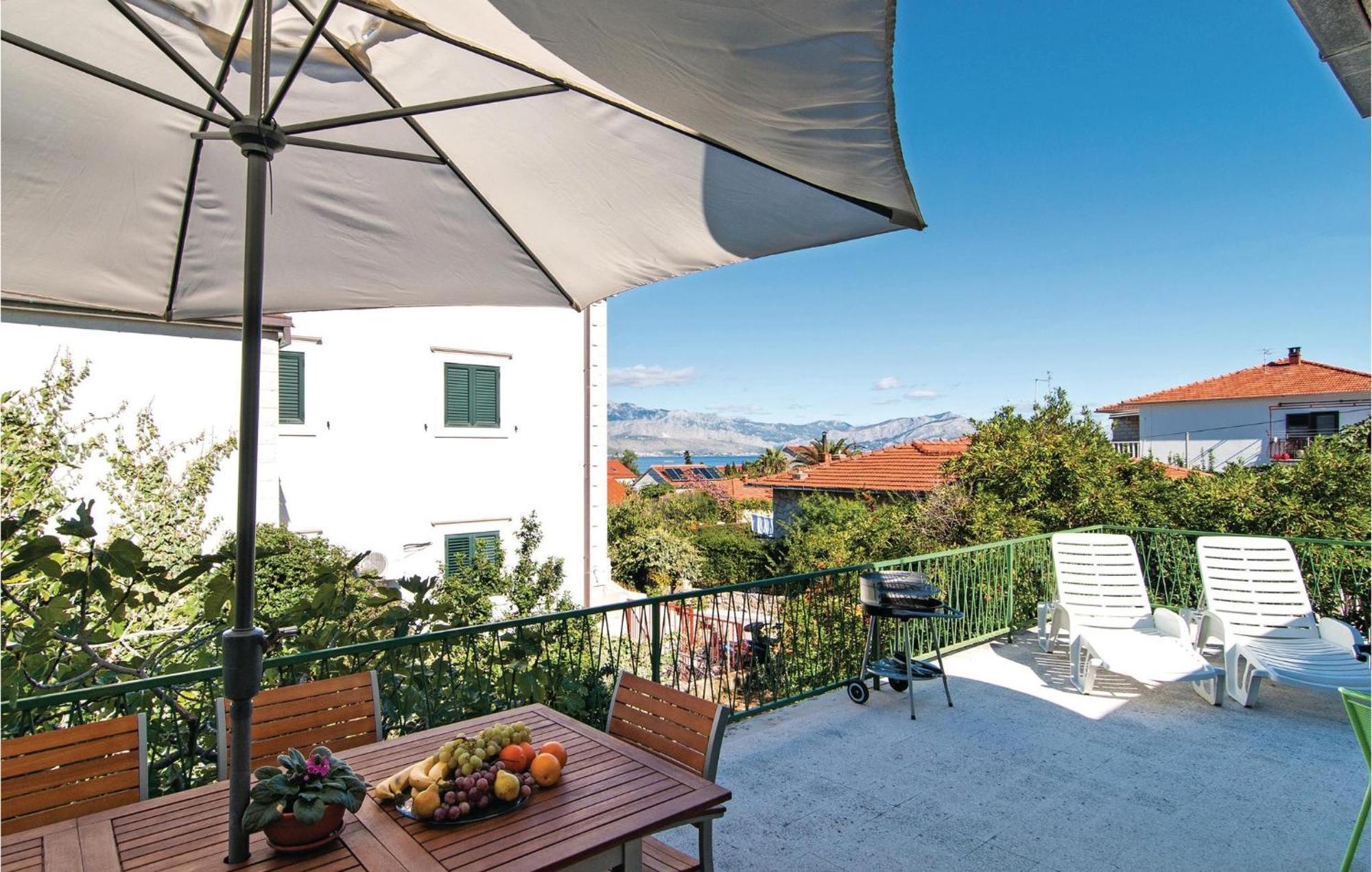 3 Bedroom Cozy Home In Supetar Dış mekan fotoğraf
