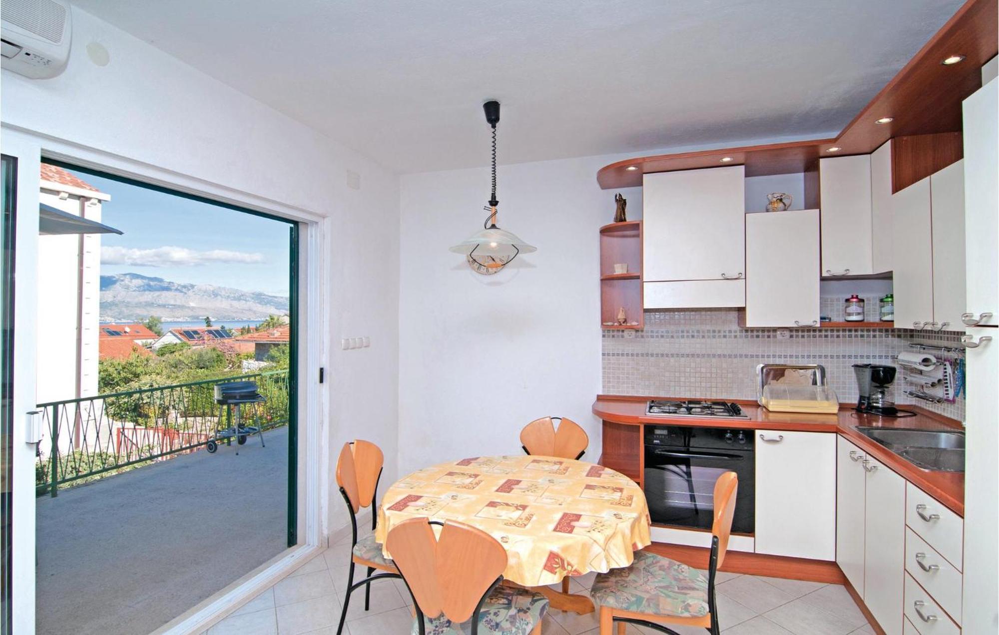 3 Bedroom Cozy Home In Supetar Dış mekan fotoğraf