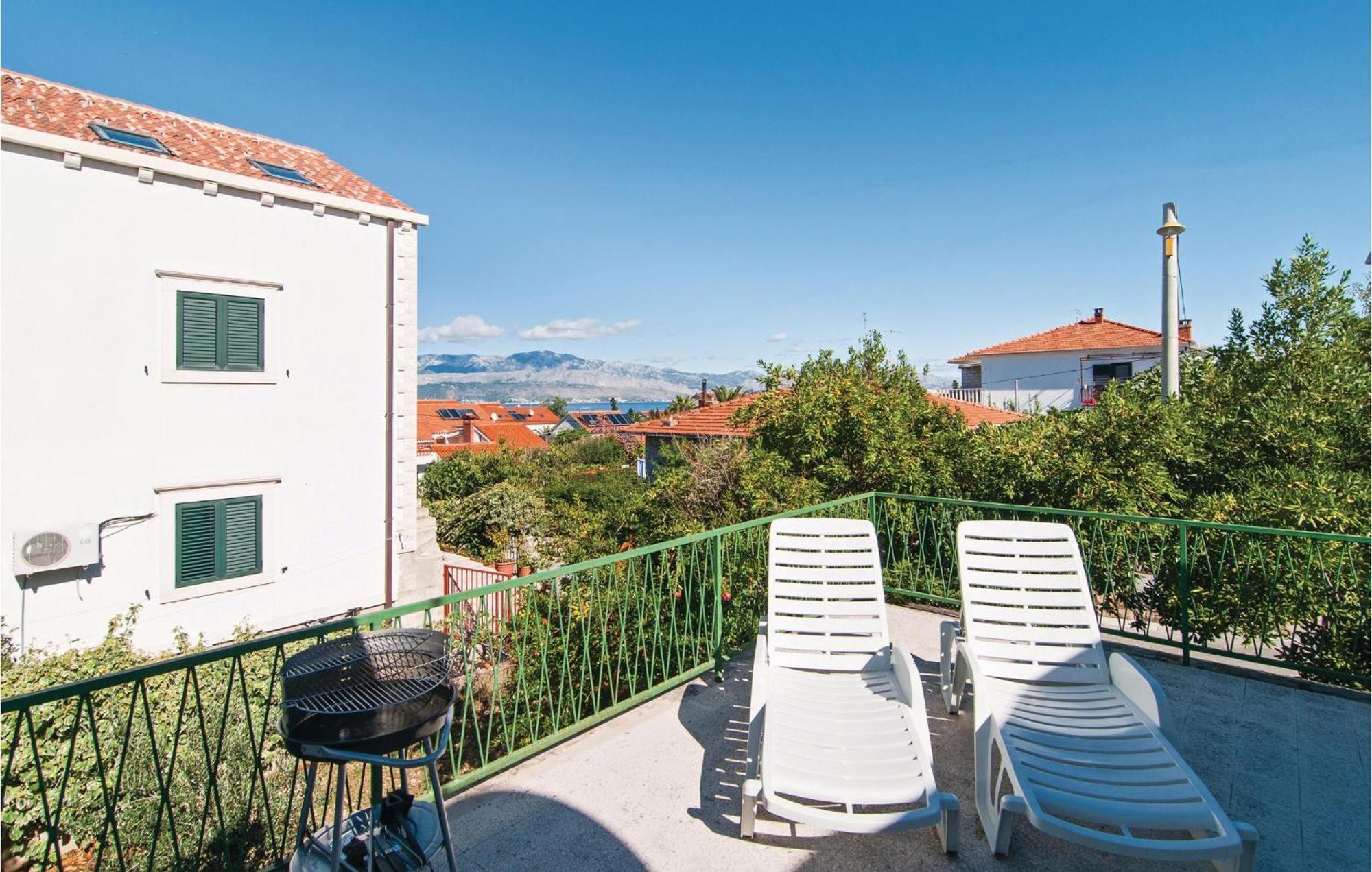 3 Bedroom Cozy Home In Supetar Dış mekan fotoğraf