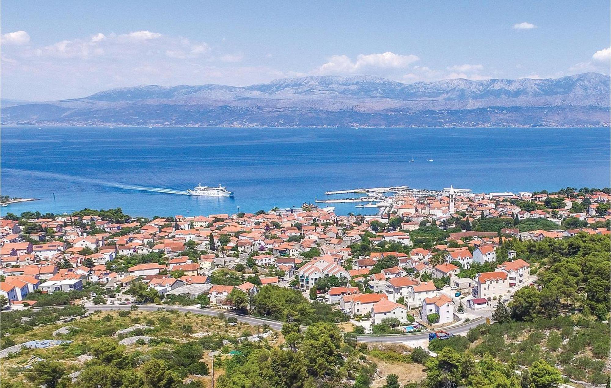 3 Bedroom Cozy Home In Supetar Dış mekan fotoğraf