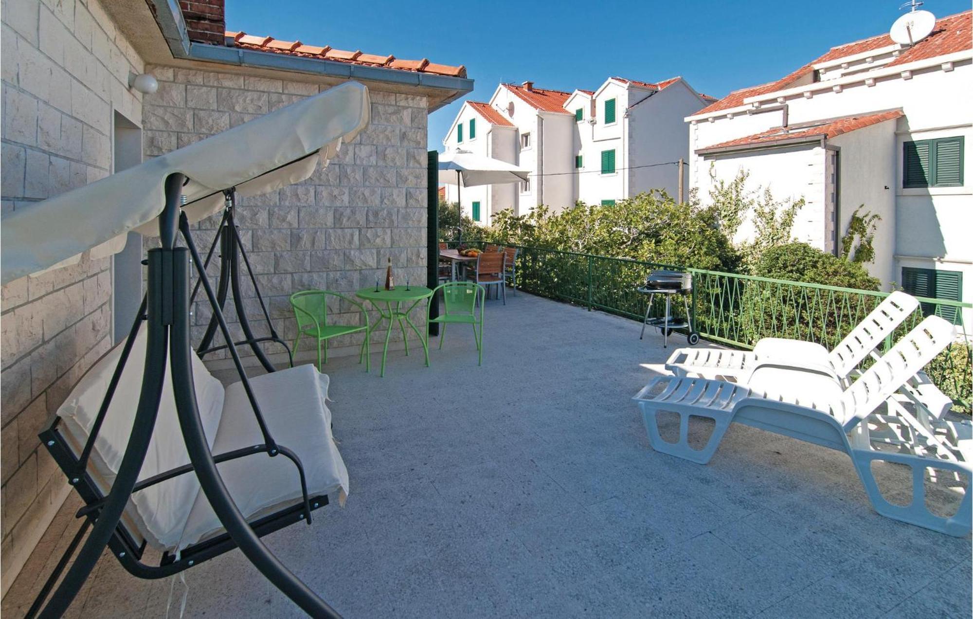 3 Bedroom Cozy Home In Supetar Dış mekan fotoğraf