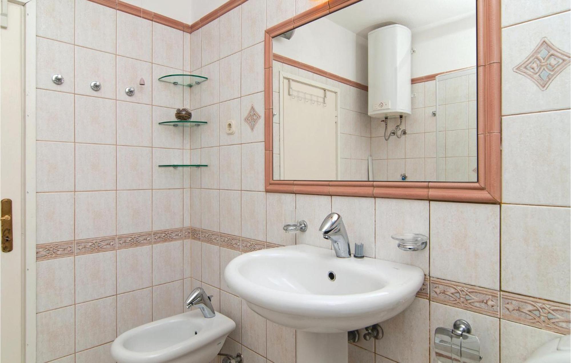 3 Bedroom Cozy Home In Supetar Dış mekan fotoğraf
